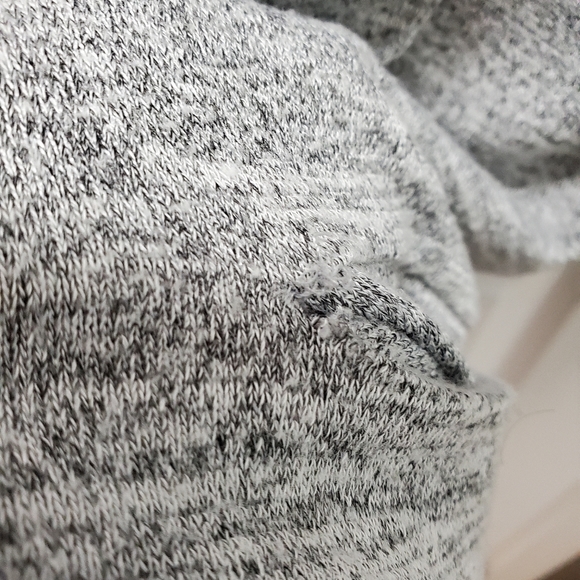 Aritzia Wilfred Free Zlata Sweater in Heather Gray size small - Picture 8 of 8
